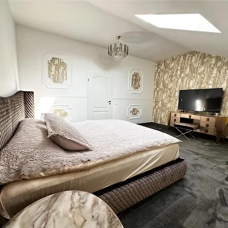 Villa Sofia-luxury With Pool-private-party Allowed!!! Szófia
